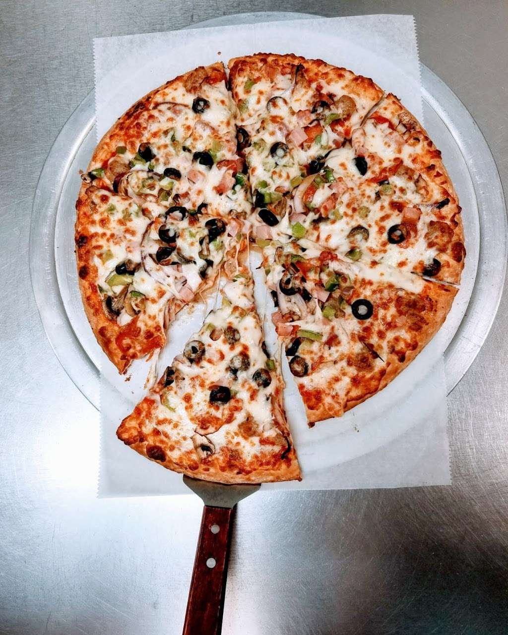 Tazo Pizza | 13346 Minnieville Rd, Woodbridge, VA 22192, USA | Phone: (703) 583-1150