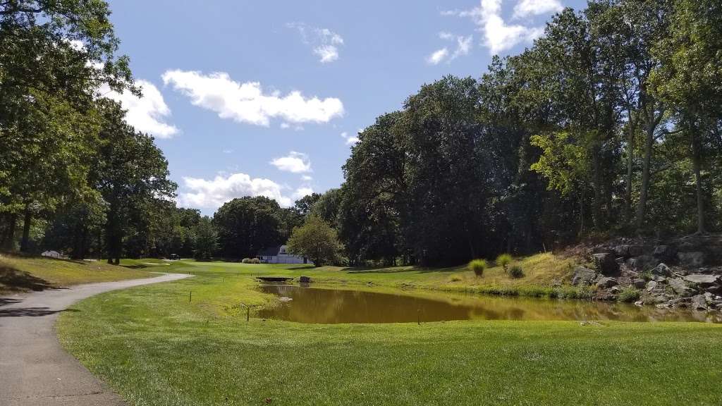 Oak Hills Park Golf Course | 165 Fillow St, Norwalk, CT 06850, USA | Phone: (203) 838-0303