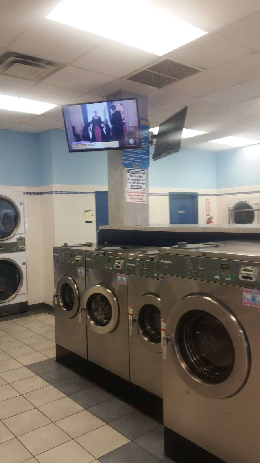 Quick Cycle Laundromat | 590 Torrence Ave, Calumet City, IL 60409, USA | Phone: (708) 933-6170