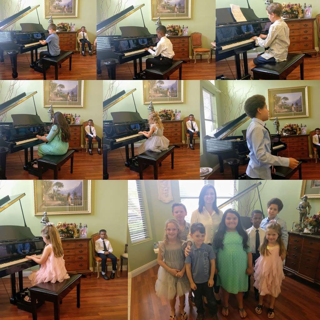 Veras Piano and Voice Studio | 3451 W Via Montoya Dr, Phoenix, AZ 85027, USA | Phone: (602) 315-6792