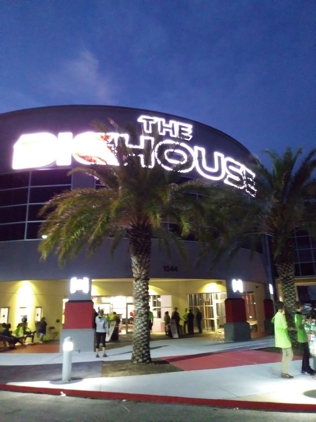 The Big House | 1544 Lane Park Cutoff, Tavares, FL 32778, USA | Phone: (352) 562-7878