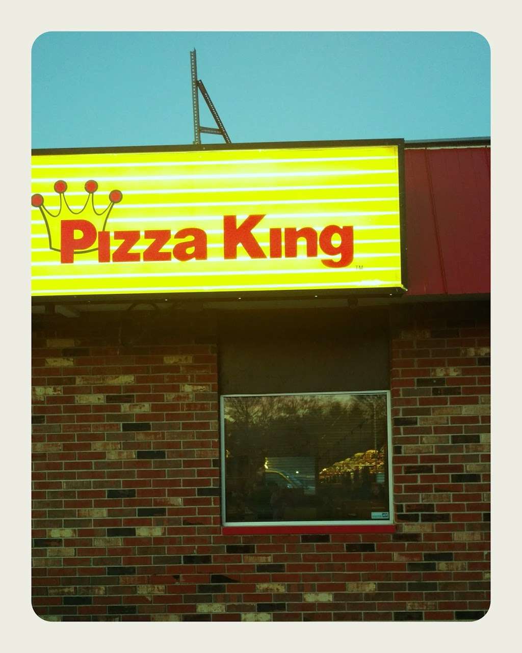 Pizza King | 100 Maple Village Shopping Center, Middletown, IN 47356, USA | Phone: (765) 354-9250