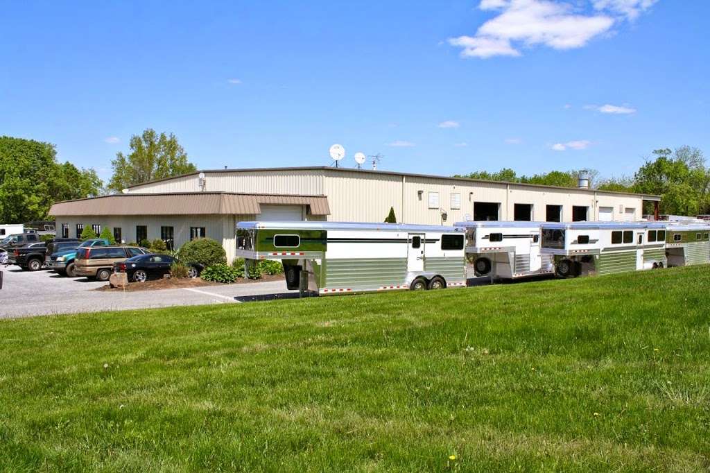 Frank DiBella Deluxe Horse Vans | 3402, 39 Sheridan Ln, Pottstown, PA 19464, USA | Phone: (610) 495-2270