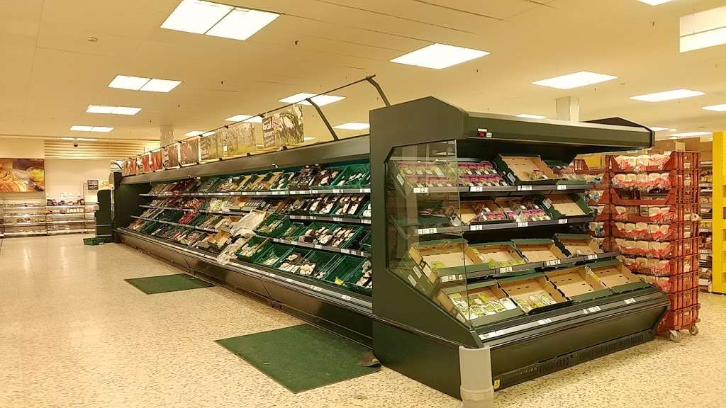 Tesco Extra | Lakeside, Cygnet View, Grays RM20 1TX, UK | Phone: 0345 677 9209