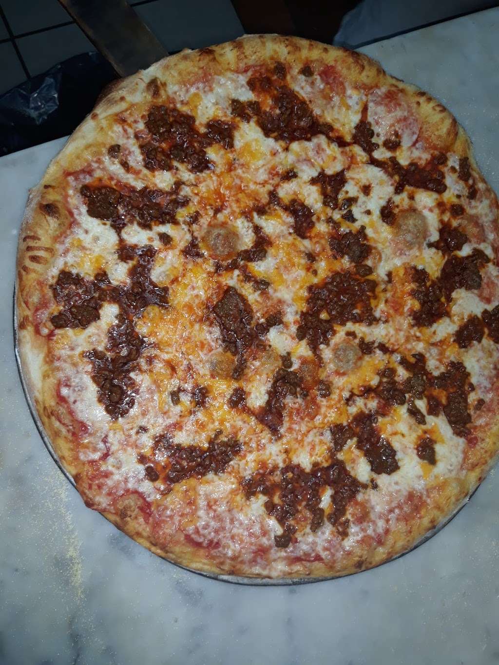 Nickos Pizza | 220 Bloomfield Ave, Newark, NJ 07104 | Phone: (973) 240-8604