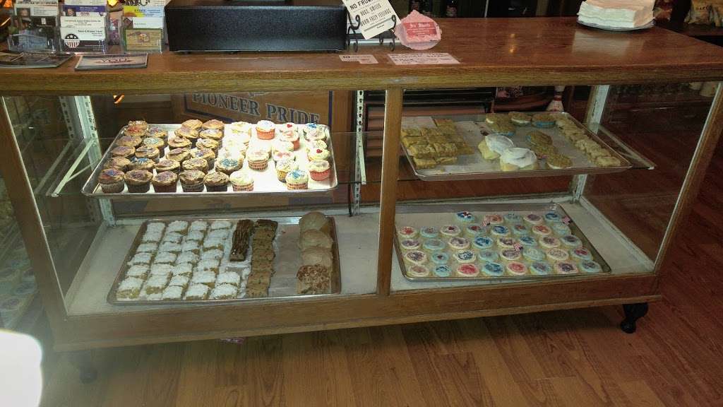 Sis Sweets | 307 Cherokee St, Leavenworth, KS 66048, USA | Phone: (913) 651-2424