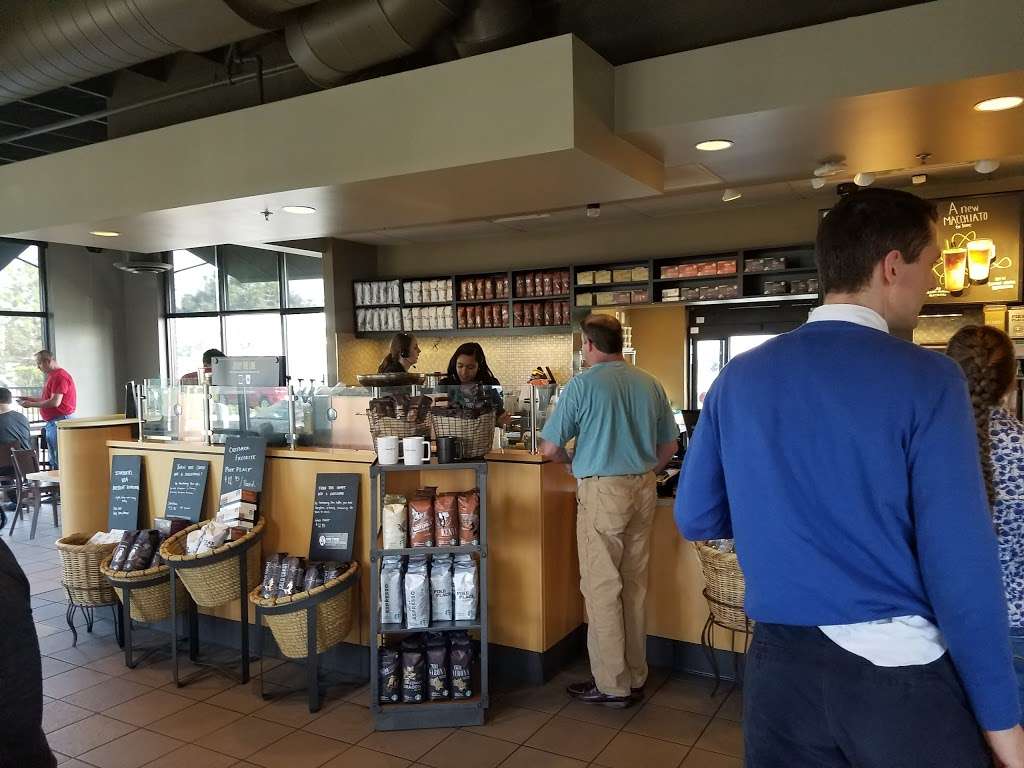 Starbucks | 395 S Bolingbrook Dr, Bolingbrook, IL 60440, USA | Phone: (630) 226-2369