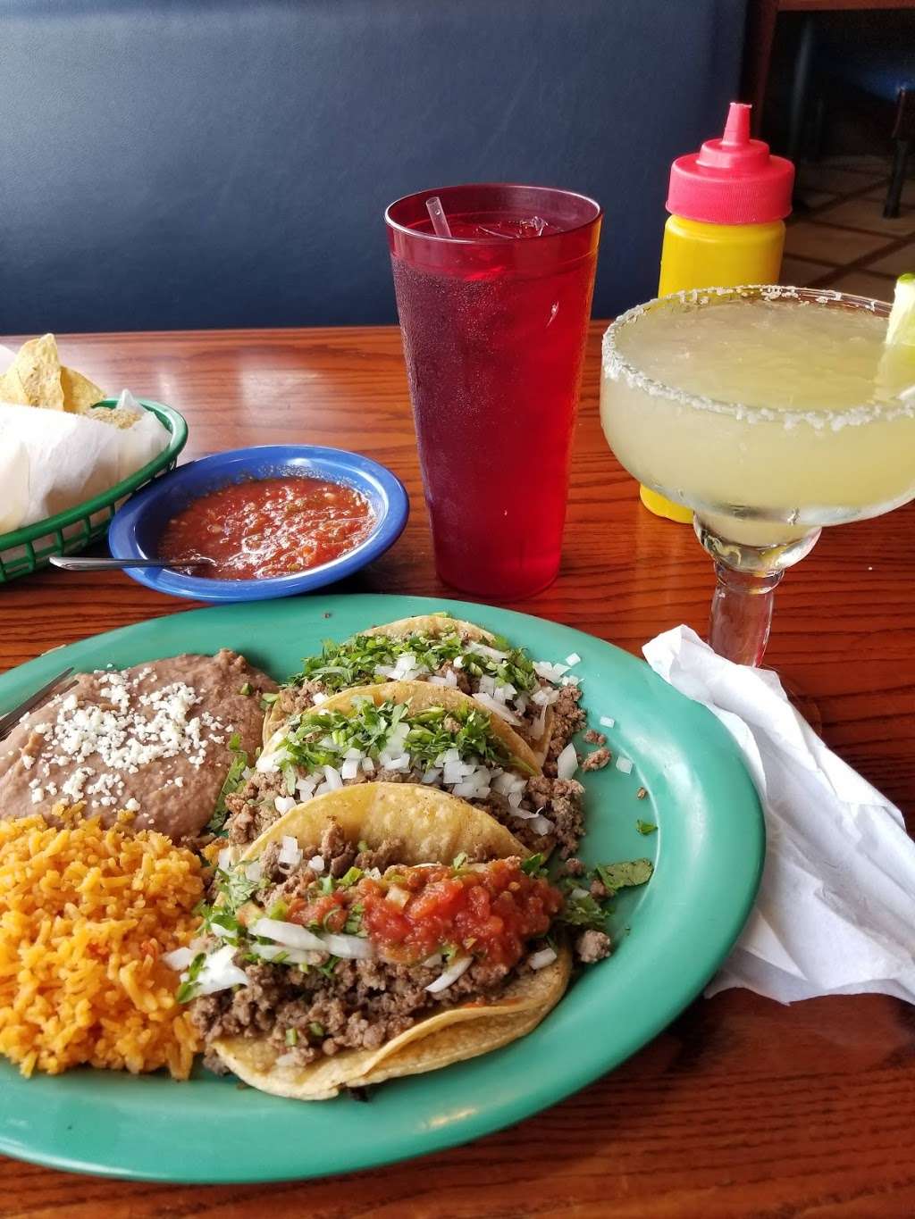Taqueria La Penca Mexican Restaurant | 9265 W Cermak Rd, North Riverside, IL 60546, USA | Phone: (708) 442-9011