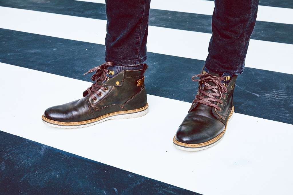 DSW Designer Shoe Warehouse | 610 Town Center Dr, York, PA 17408, USA | Phone: (717) 850-9349