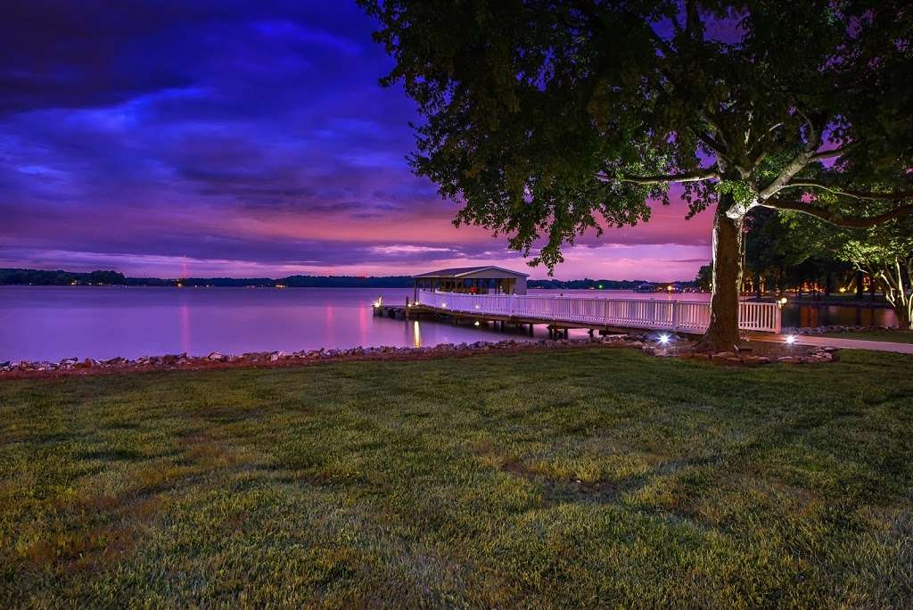 Lake Norman Breakaway Vacation Home | 643 Isle of Pines Rd, Mooresville, NC 28117, USA | Phone: (704) 924-0510