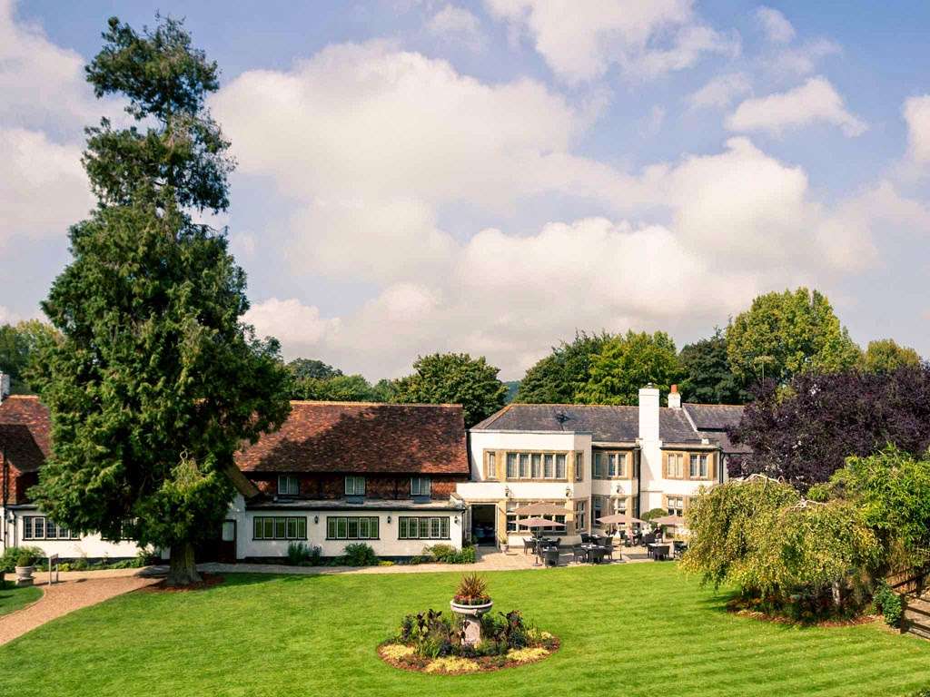 Mercure Box Hill Burford Bridge Hotel | At the Foot of Box Hill, Dorking RH5 6BX, UK | Phone: 020 7660 0684