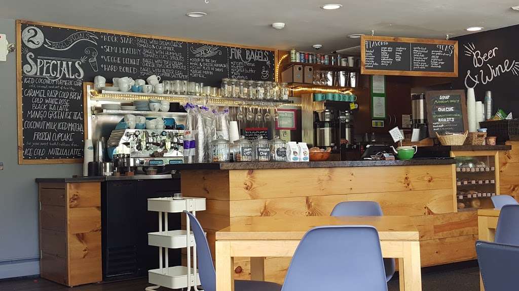 2 Alices Coffee Lounge | 311 Hudson St, Cornwall-On-Hudson, NY 12520, USA | Phone: (845) 534-4717