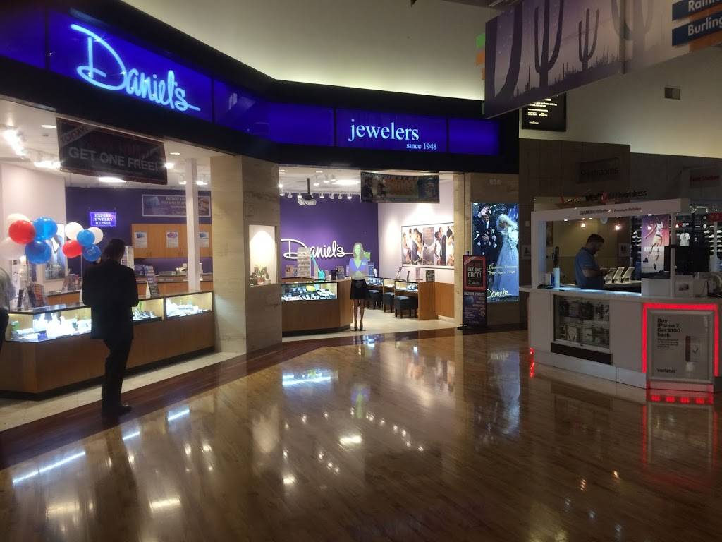 Daniels Jewelers | 5000 S Arizona Mills Cir Suite 636, Tempe, AZ 85282, USA | Phone: (602) 491-9990