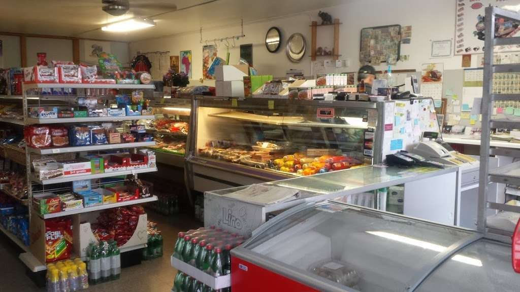 D & S Deli | 5446 W Forest Home Ave, Milwaukee, WI 53220 | Phone: (414) 321-3912