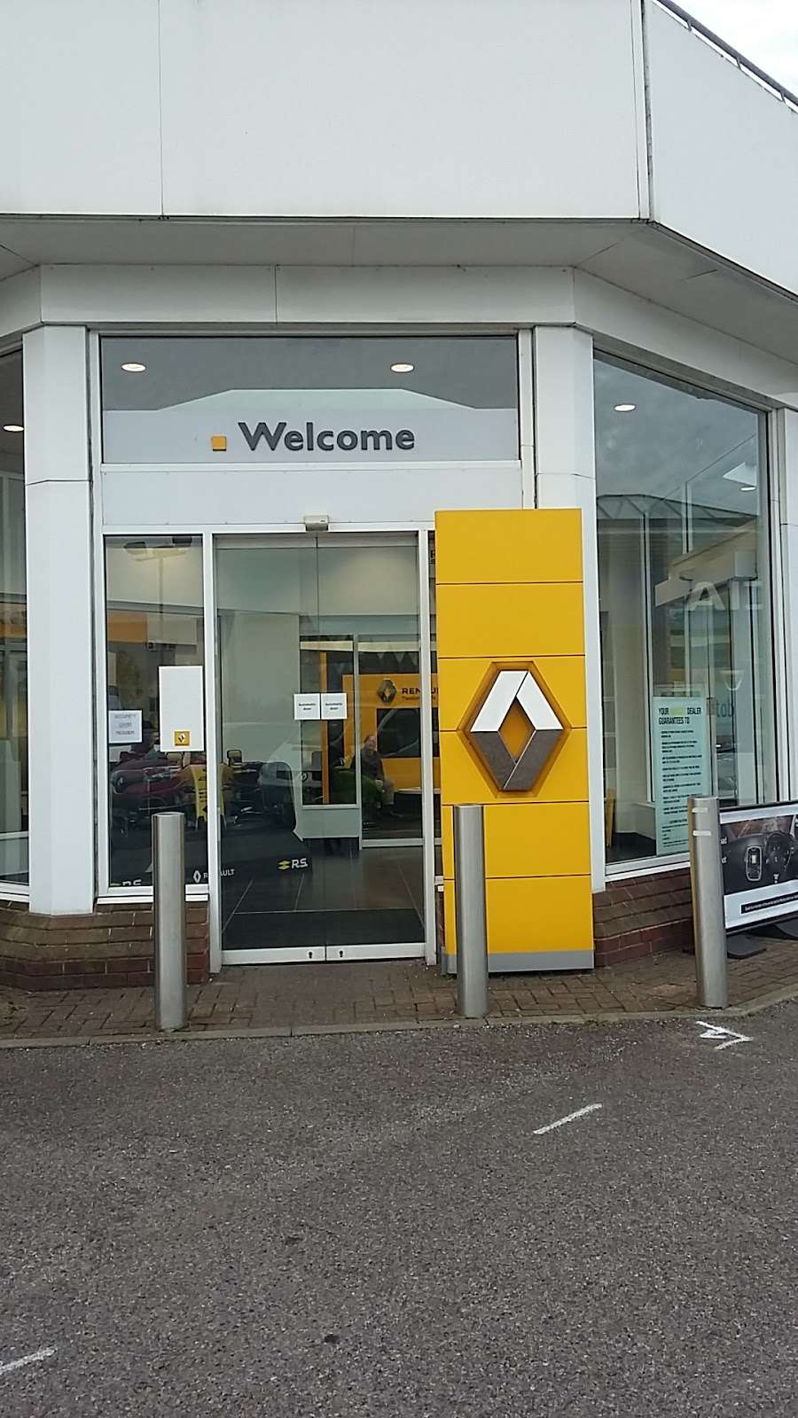 Toomey Renault Basildon | Service House, West Mayne, W Mayne, Basildon SS15 6RW, UK | Phone: 01268 921470