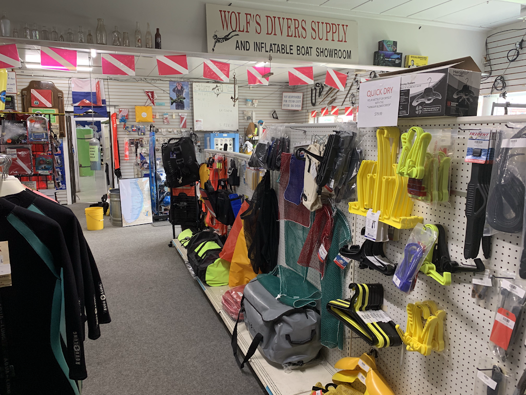 Wolfs Divers Supply | 270 W Main St, Benton Harbor, MI 49022, USA | Phone: (269) 926-1068