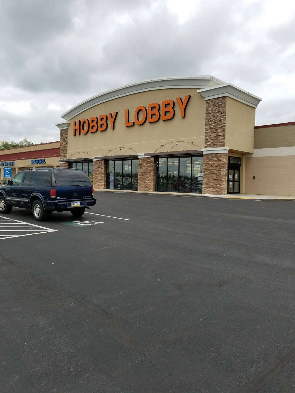 Hobby Lobby | 1695 Lincoln Way E, Chambersburg, PA 17202, USA | Phone: (717) 709-9034