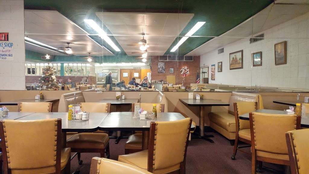 Dinner Bell Cafeteria | 6525 Lawndale St, Houston, TX 77023, USA | Phone: (713) 928-3239