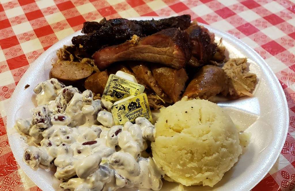 Cherry Red Roasters BBQ & Catering | 207 E Delaware St, Dwight, IL 60420 | Phone: (815) 584-1227