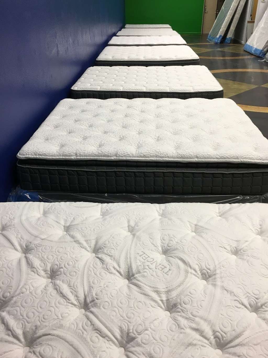 Boxdrop Mattress Of El Cajon | 762 N Johnson Ave Suite #101, El Cajon, CA 92020, USA | Phone: (619) 560-6957