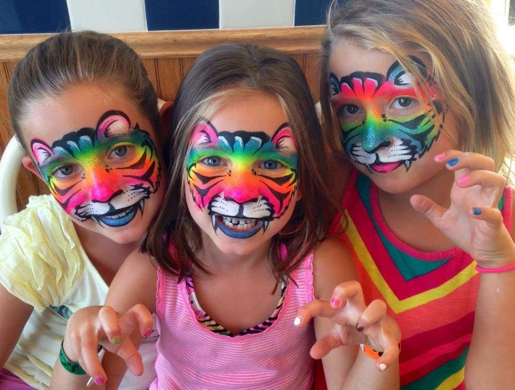 Sister Act Face Painting | 6001 W 100th Terrace, Overland Park, KS 66207 | Phone: (913) 593-5104