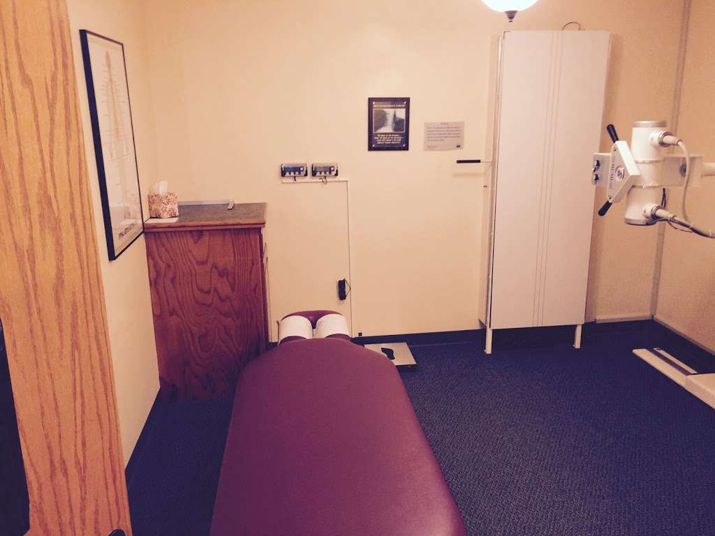 Tucker Chiropractic P.C. | 320 NW Woods Chapel Rd A, Blue Springs, MO 64015, USA | Phone: (816) 228-8900