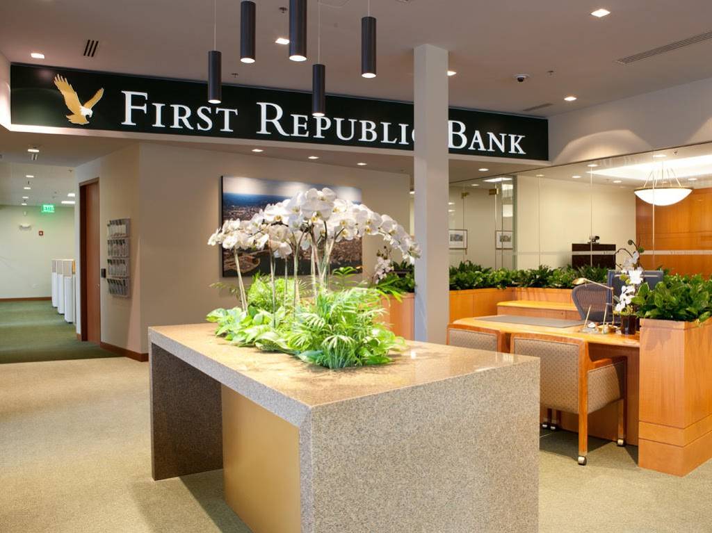 First Republic Bank | 284 Washington St, Wellesley, MA 02481, USA | Phone: (781) 239-9881