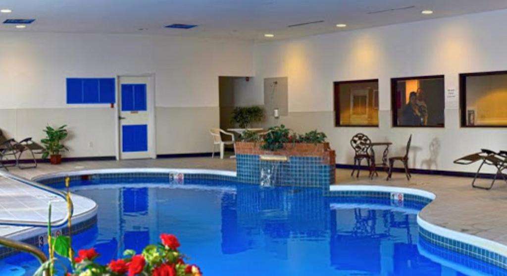 Hotel M, Mt Pocono | 1244 Pocono Blvd, Mt Pocono, PA 18344 | Phone: (570) 839-3600