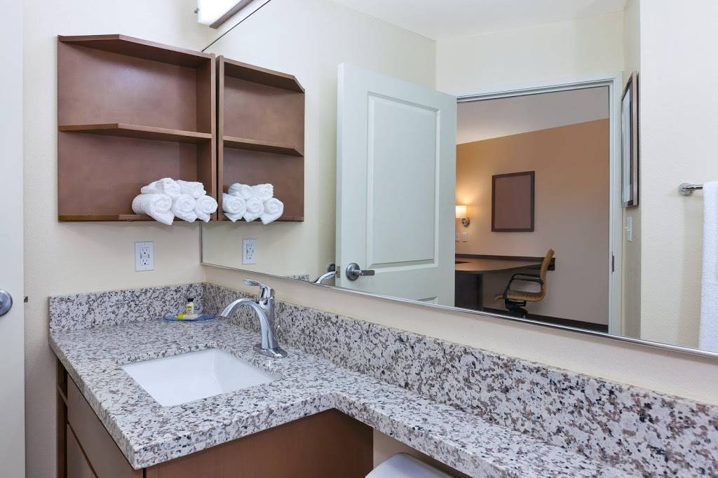 Candlewood Suites Louisville - NE Downtown Area | 1039 Zorn Ave, Louisville, KY 40207 | Phone: (502) 953-6153