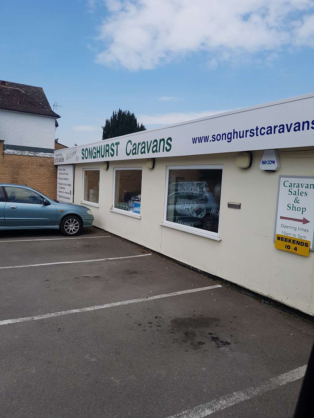 Songhurst Caravans | 242 London Rd, Leybourne, West Malling ME19 5AU, UK | Phone: 01732 845399