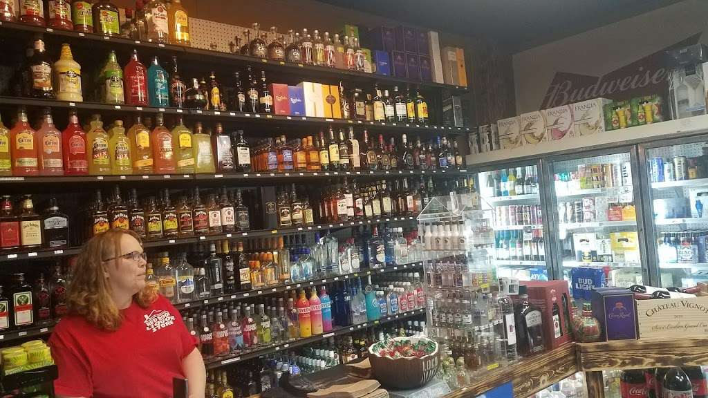 Red Roof Liquor | 5 Market St, Cloverdale, IN 46120, USA | Phone: (765) 795-6700