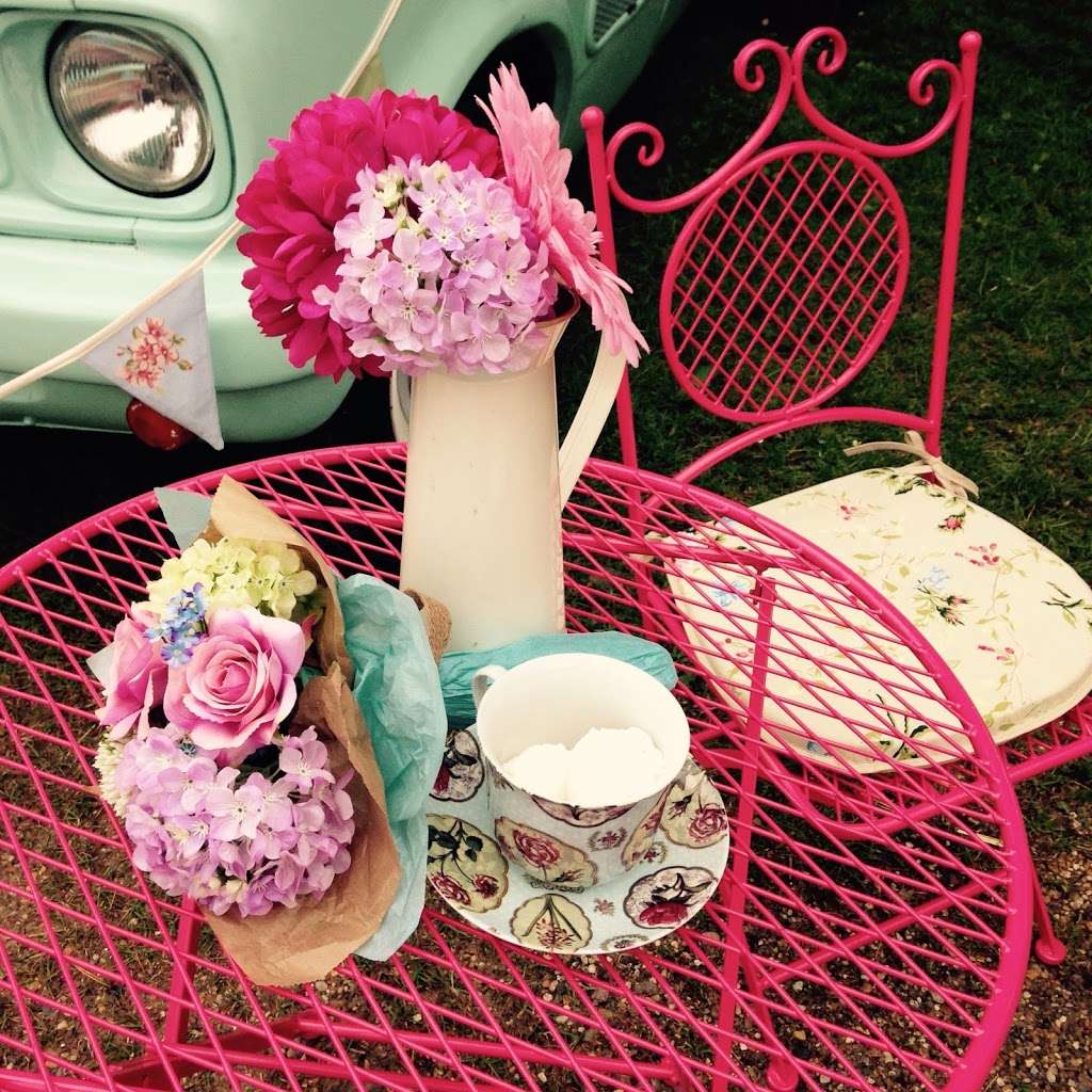 Roll Out The Bunting | 6 Littlehurst Ln, Basildon SS15 4JT, UK | Phone: 07572 764008