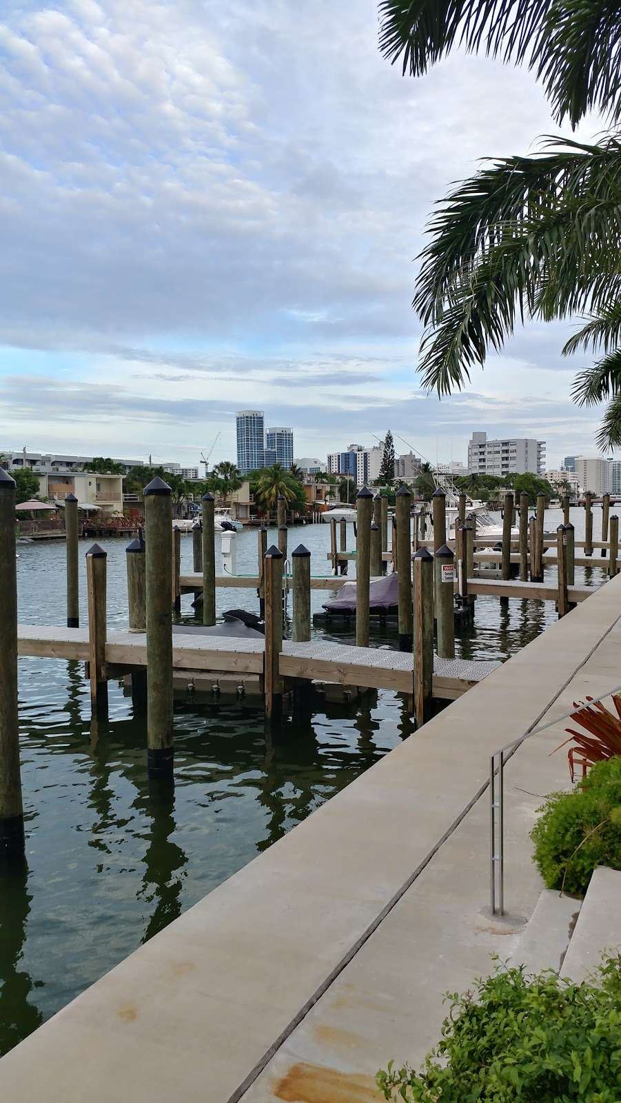 Fairway Park | 200 Fairway Dr, Miami Beach, FL 33141, USA | Phone: (305) 993-2011