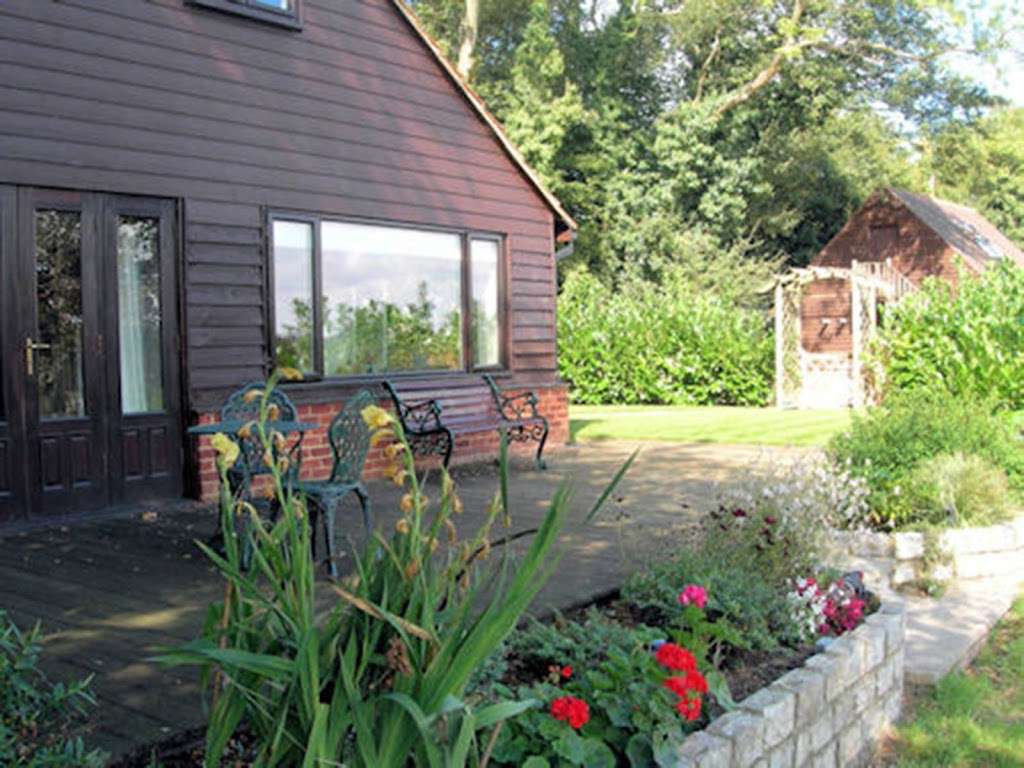 Beechfield Cottages | Little Beechfield Farm, Heron Hill Ln, Meopham DA13 0QL, UK | Phone: 01474 888000