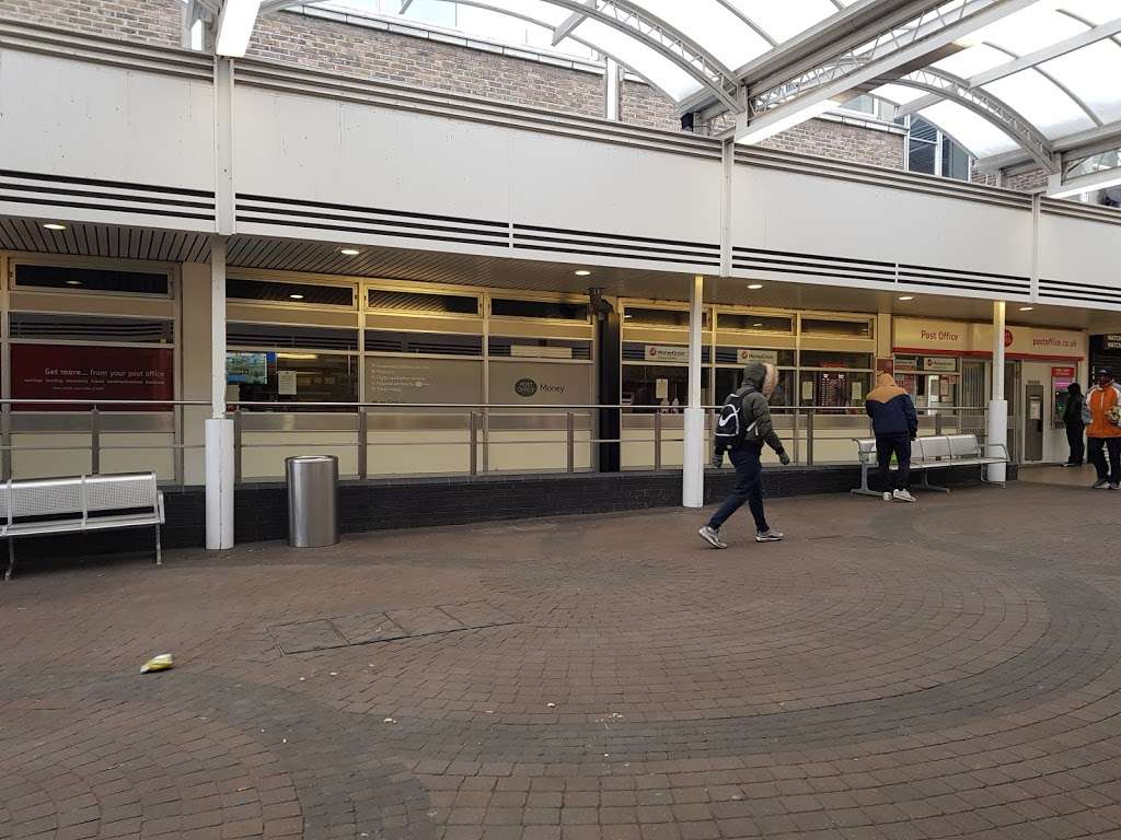 Lower Edmonton Main Post Office | London N9 0TX, UK | Phone: 0845 722 3344