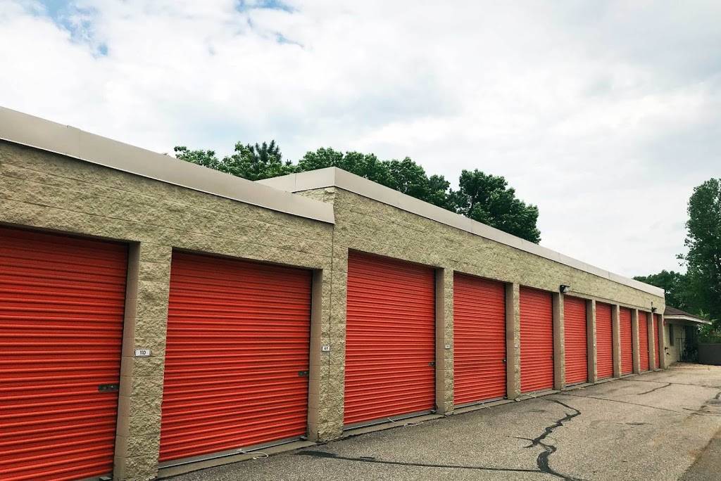 Public Storage | 2825 Hedberg Dr, Minnetonka, MN 55305 | Phone: (952) 232-1069