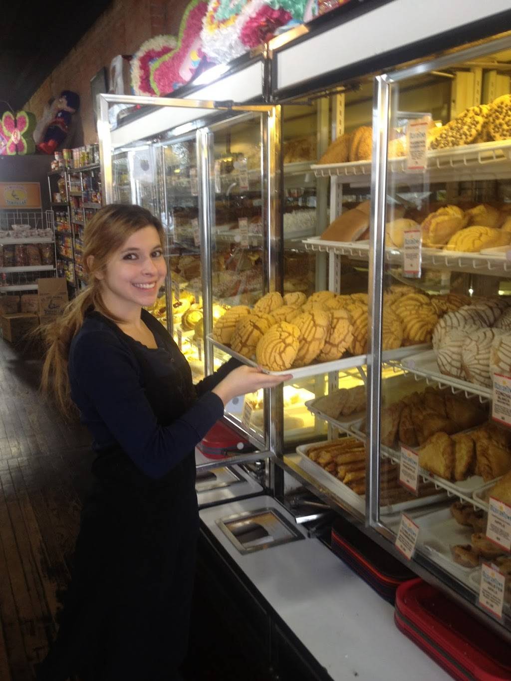 MexicanTown Bakery | 4300 Vernor Hwy, Detroit, MI 48209 | Phone: (313) 554-0001