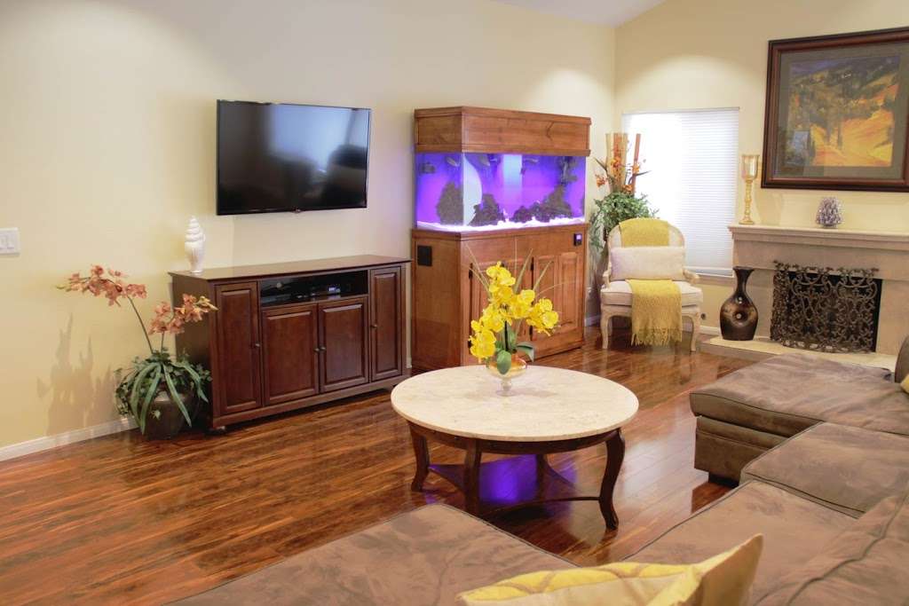 Angels on Tracy - Embracing Seniors | 729 N Muirfield Ave, Simi Valley, CA 93065, USA | Phone: (805) 404-5201