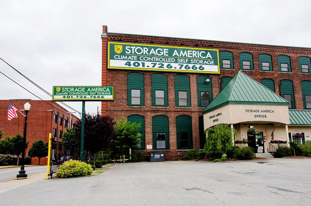 Storage America | 558 Roosevelt Ave, Central Falls, RI 02863, USA | Phone: (401) 726-7666