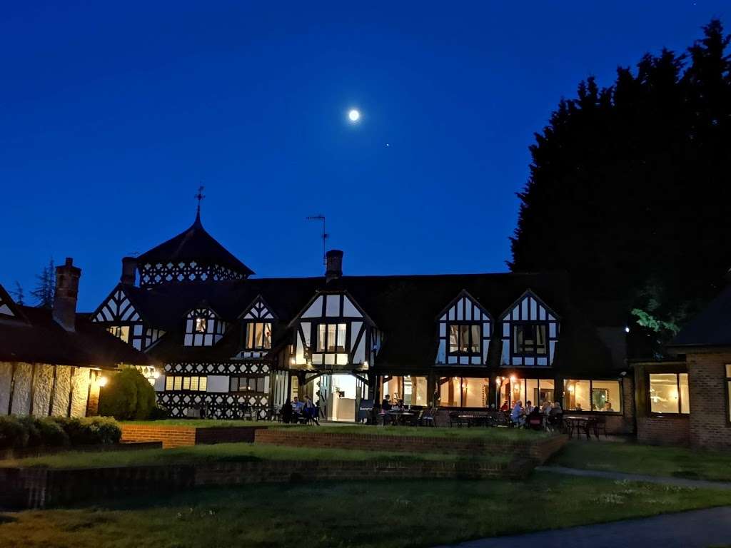 Hever Hotel | Hever Rd, Edenbridge TN8 7NP, UK | Phone: 01732 700700