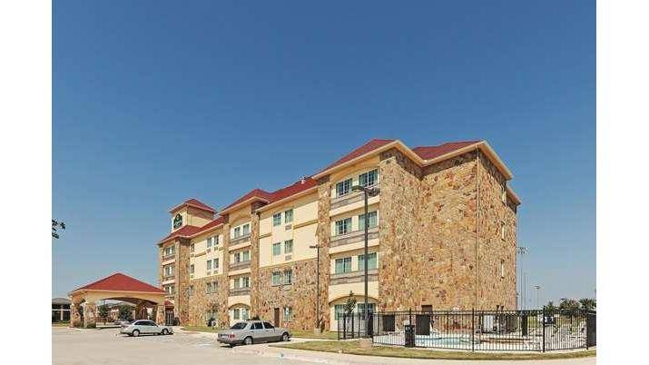 La Quinta Inn & Suites by Wyndham McKinney | 6501 Henneman Way, McKinney, TX 75070, USA | Phone: (972) 908-2370