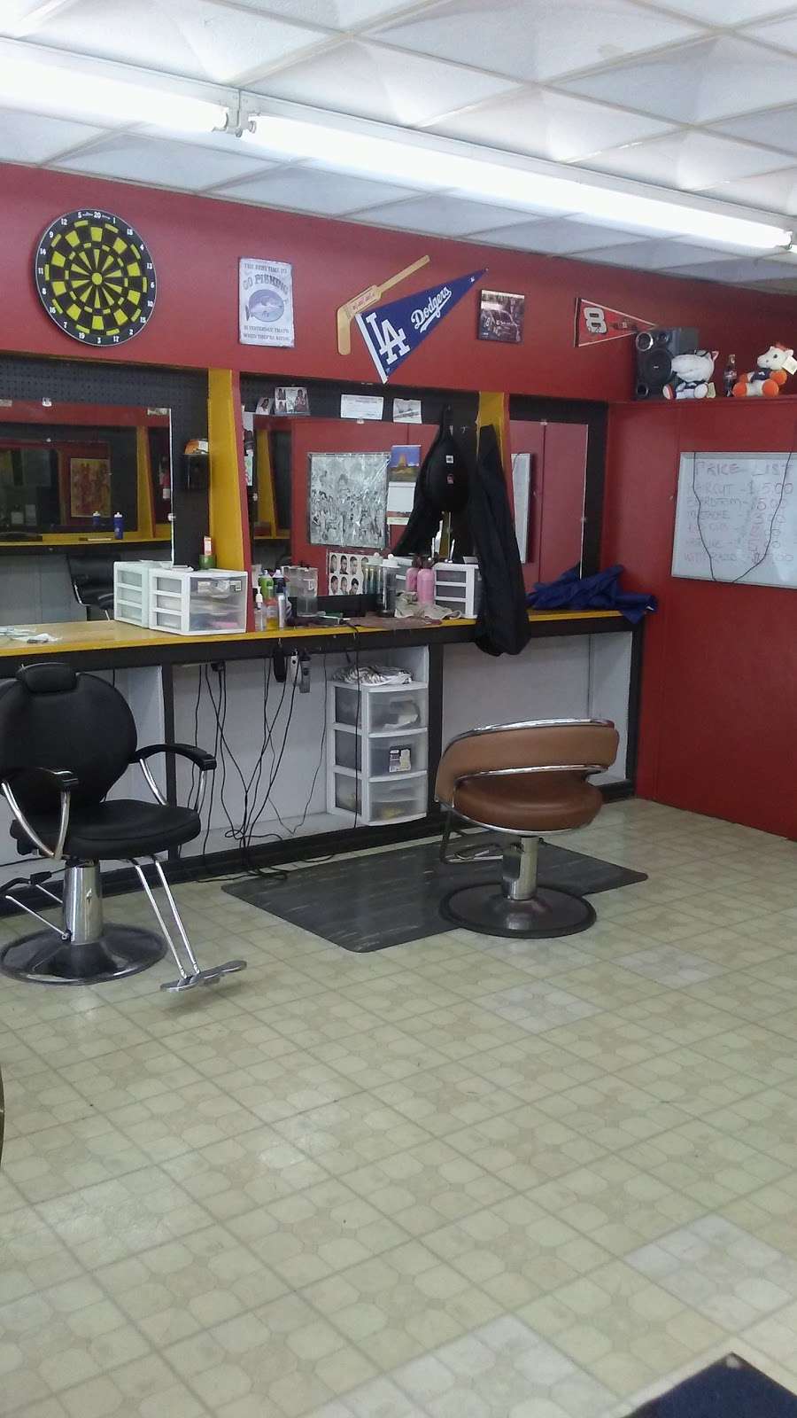 Kut n up barber shop | 700 N 7th St, Leavenworth, KS 66048 | Phone: (913) 250-7872