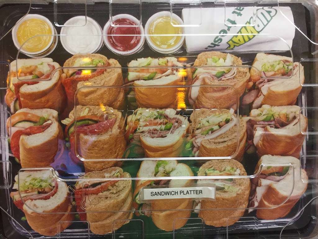 Subway Restaurants | 214 Crossings Blvd, Elverson, PA 19520 | Phone: (610) 913-1150