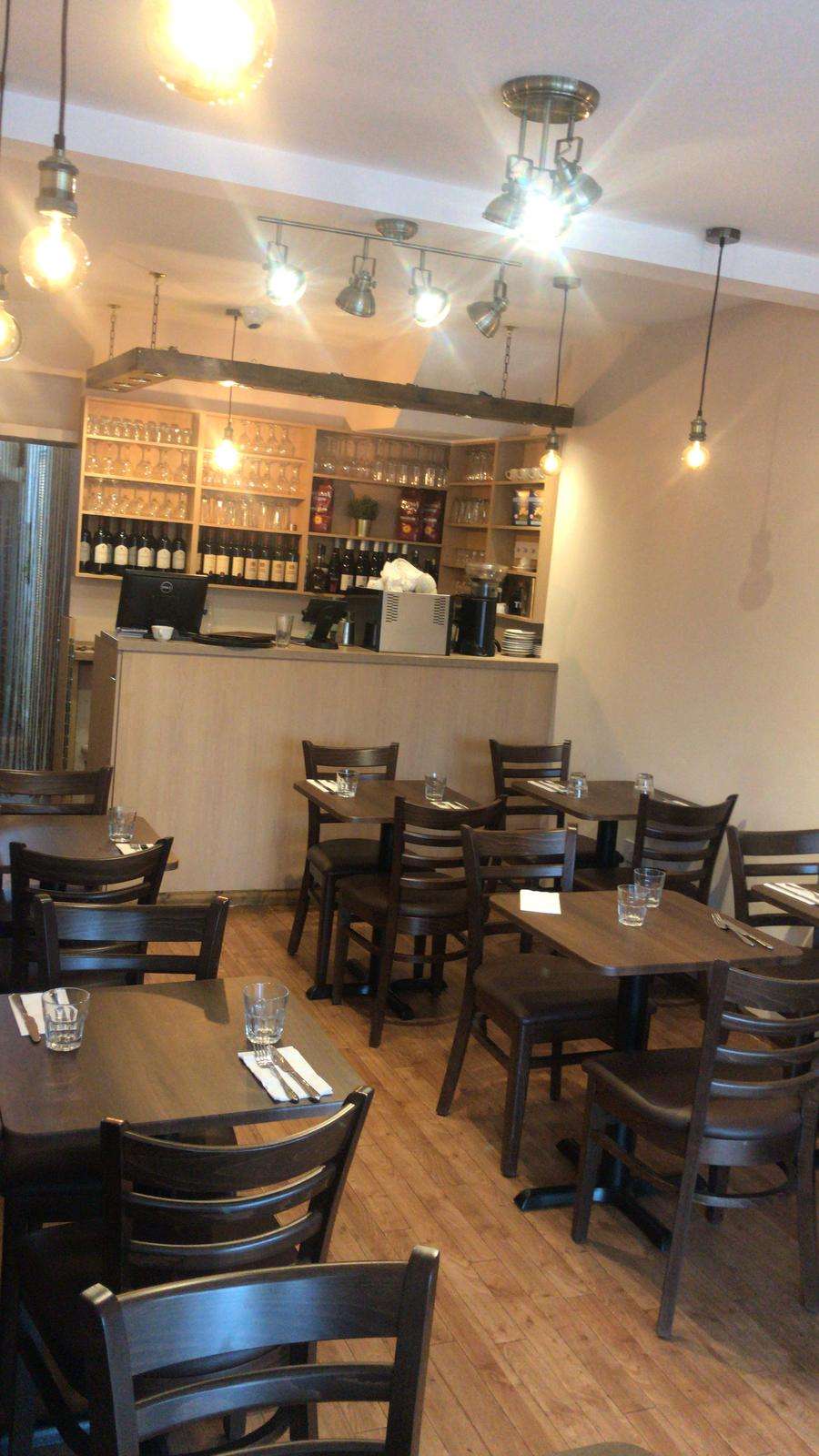 La Parmigiana | 219 Lower Richmond Rd, London SW15 1HJ, UK | Phone: 020 8788 5060