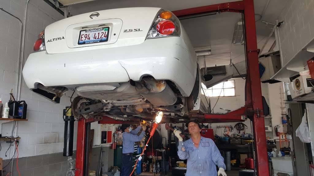 Lees Auto Service | 1701 Lewis Ave, Zion, IL 60099 | Phone: (847) 731-3181