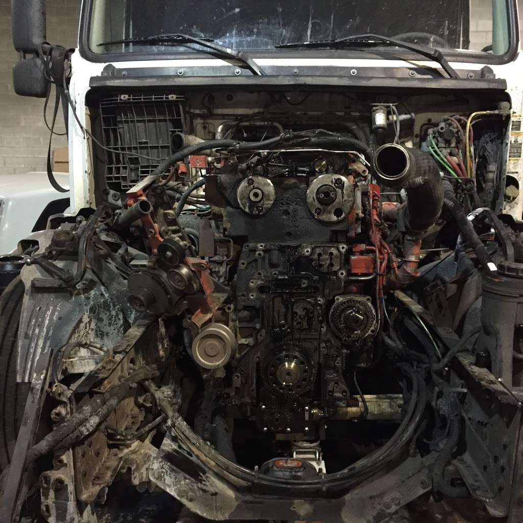 Kw truck repair | 521 Santa Rosa Dr, Des Plaines, IL 60018, USA | Phone: (262) 818-4655