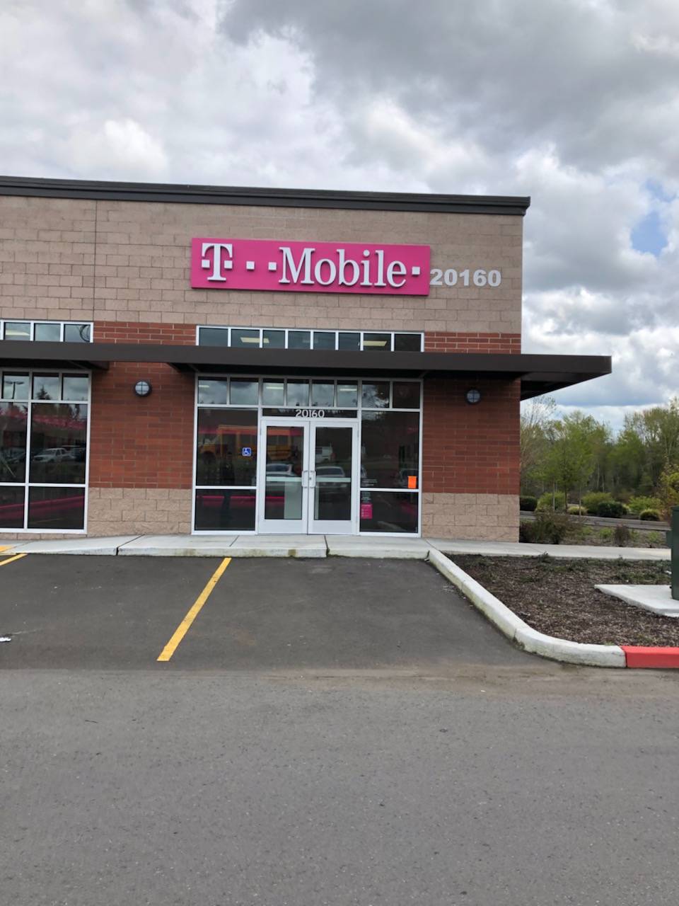 T-Mobile | 20160 McLoughlin Blvd, Gladstone, OR 97027, USA | Phone: (503) 505-9701