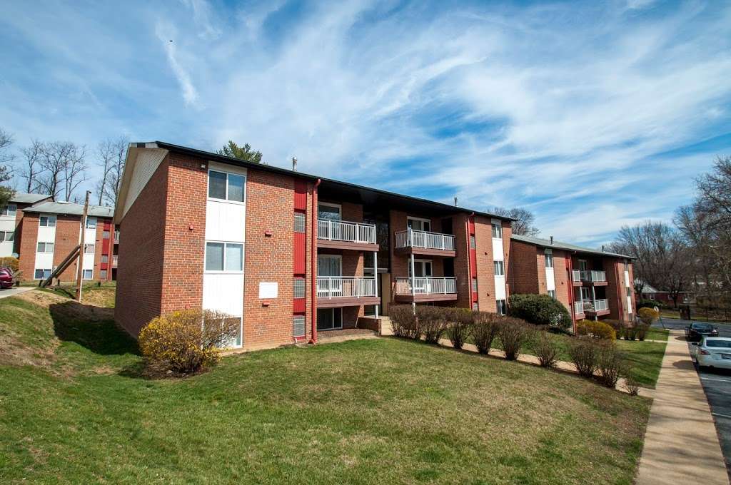 Hillsdale Manor Apartments & Forest Glen Townhomes | 4738 Wakefield Rd #101, Baltimore, MD 21216, USA | Phone: (844) 388-5864