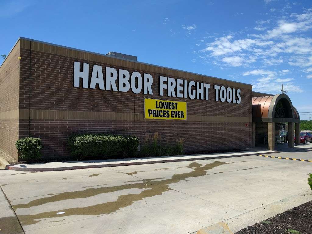 Harbor Freight Tools | 395 NW Barry Rd, Kansas City, MO 64155, USA | Phone: (816) 436-4200