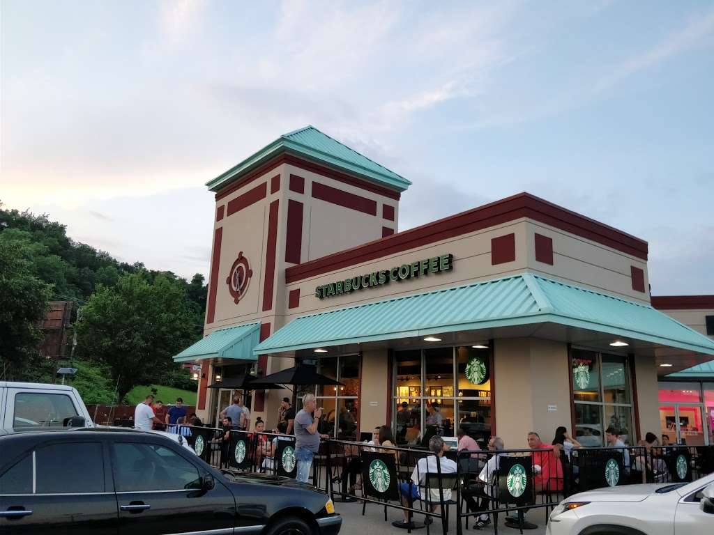 Starbucks | 457 River Rd, Edgewater, NJ 07020 | Phone: (201) 945-5343